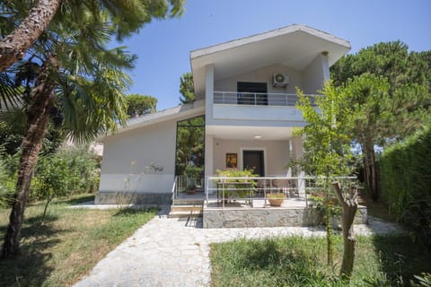 Property building, Garden view