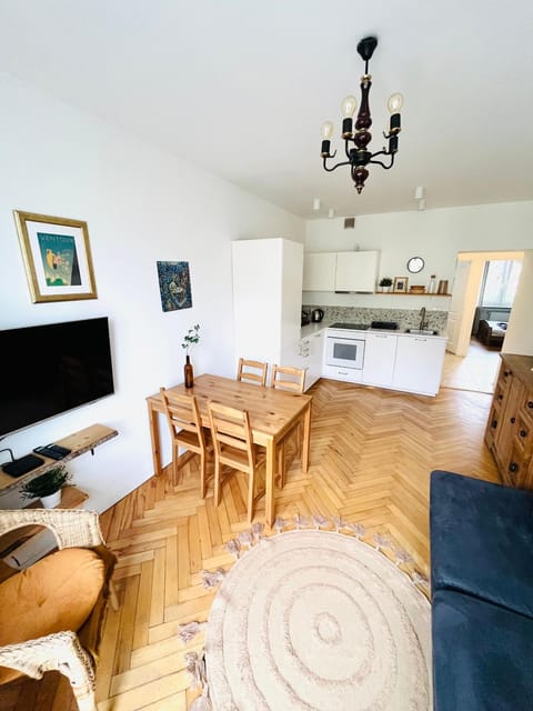 TV and multimedia, Kitchen or kitchenette, Living room, Seating area, Dining area, minibar, pet friendly, stove