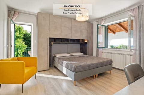 Bed, Photo of the whole room, Bedroom