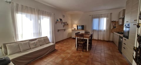 Living room, Dining area, stove