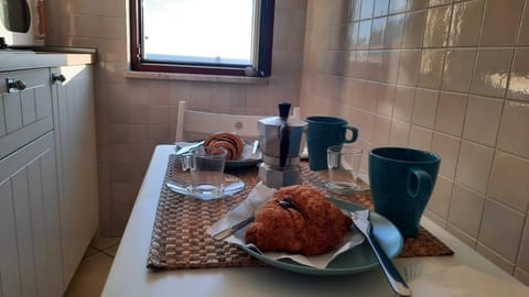 Kitchen or kitchenette, Sea view