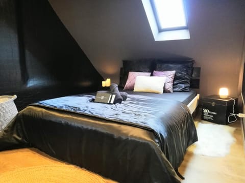 Bed, Casino, Photo of the whole room, Bedroom