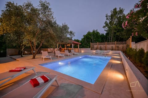 Property building, BBQ facilities, Garden, Swimming pool, Breakfast