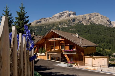 Pension Angelo Bed and Breakfast in Corvara