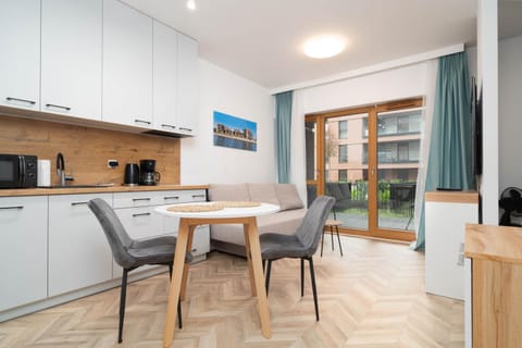 Kitchen or kitchenette, Seating area, Dining area