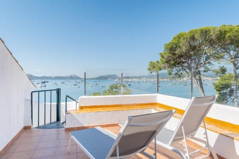 Property building, Balcony/Terrace, Living room