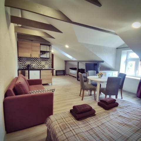 Kitchen or kitchenette, Seating area, Dining area