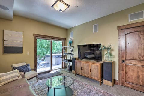 Provo Canyon Cabin Treehouse with Mountain Views Cabin in Wasatch County