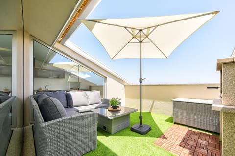 View (from property/room), Balcony/Terrace