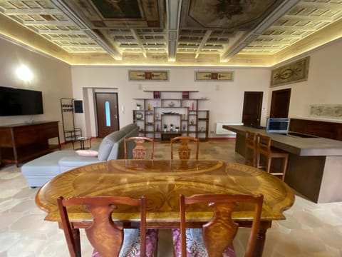 Living room, Dining area