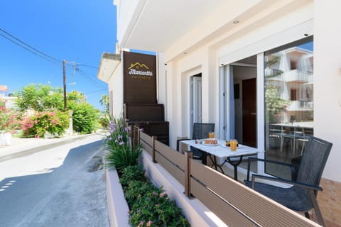Property building, Patio, Day, Balcony/Terrace, Dining area, Street view