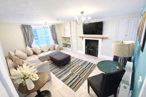 Living room, Photo of the whole room