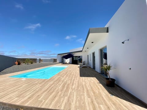 Balcony/Terrace, Swimming pool, Swimming pool