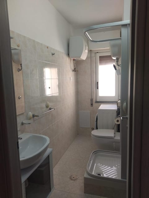 Shower, Bathroom, washing machine