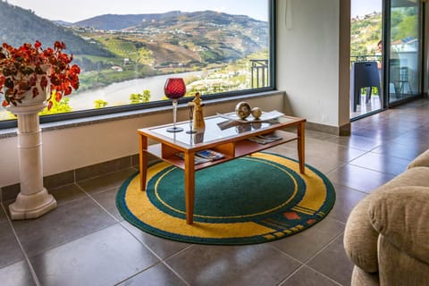 Balcony/Terrace, Living room, Seating area, Mountain view