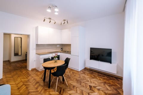 Living room, Dining area, kitchen