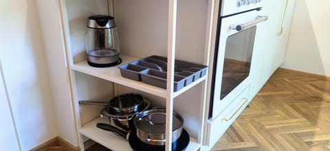 Coffee/tea facilities, Kitchen or kitchenette