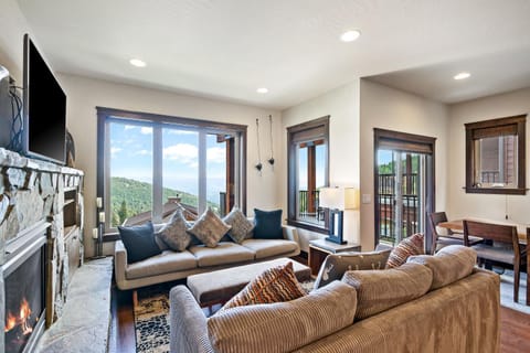 Mountainside Chalet House in Idaho