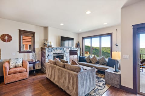 Mountainside Chalet House in Idaho