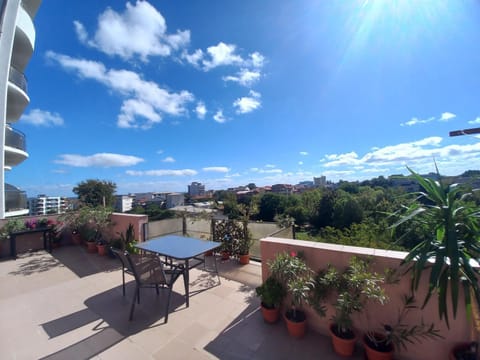 Day, Natural landscape, Balcony/Terrace