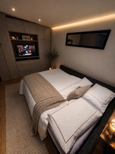 Bed, TV and multimedia, Balcony/Terrace, Bedroom, heating, soundproof, wardrobe