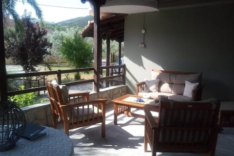 Balcony/Terrace, Certificate/Award