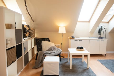 Living room, Decorative detail, Seating area