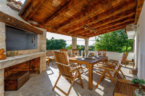 BBQ facilities, Balcony/Terrace, Seating area