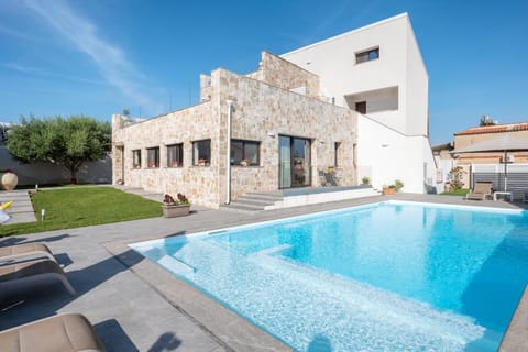 Property building, Swimming pool