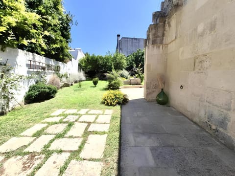 Property building, Spring, Day, Garden, Garden view