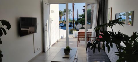 Mediterranean Seaside Authentic Beach House Apartment in Poli Crysochous