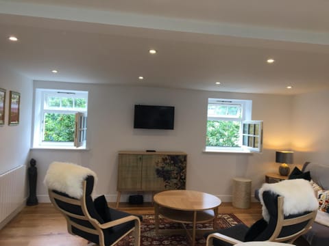 In the Heart of Glastonbury Apartment in Glastonbury