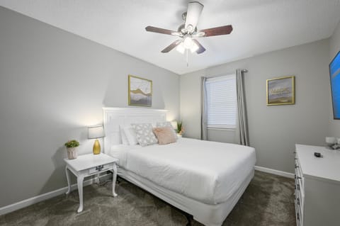 Lots of Hot Spots & Activities Near This Townhome House in Georgia