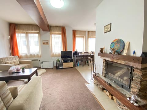 Communal lounge/ TV room, Living room