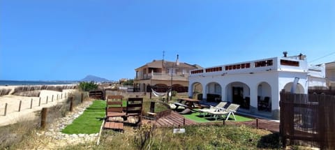 Natural landscape, View (from property/room), Garden view, Pool view, Sea view, Swimming pool, sunbed