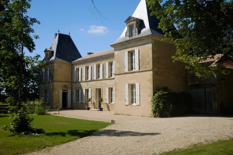 Property building, Patio, Facade/entrance
