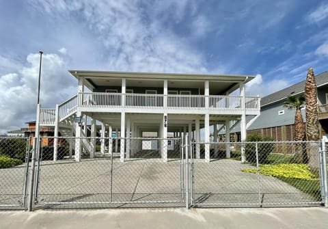 Sun Ray's home House in Bolivar Peninsula