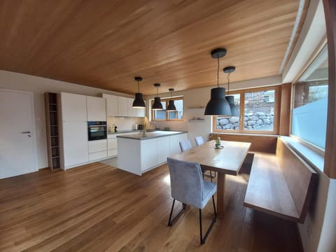 Kitchen or kitchenette, Seating area, Dining area, pet friendly, stove