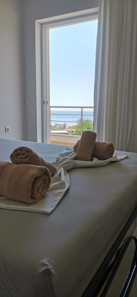 Bed, Sea view