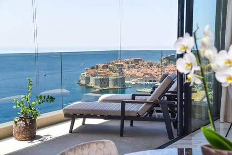 View (from property/room), Balcony/Terrace, Seating area, Sea view