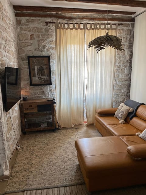 The Bungalow by the Sea in Historic Poreč Old City Apartment in Poreč