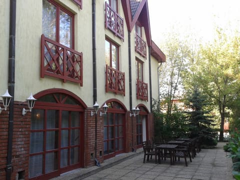 Facade/entrance