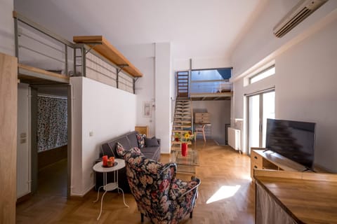 Living room, Seating area