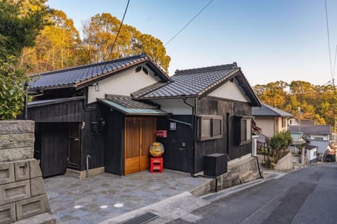 Property building, Day, Street view, Parking