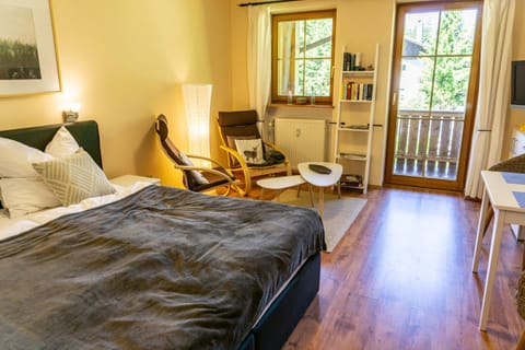 Photo of the whole room, Seating area, Bedroom