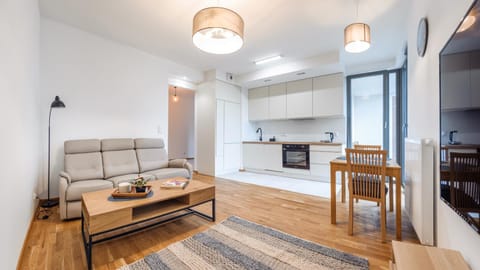 Kitchen or kitchenette, Living room, Seating area, Dining area