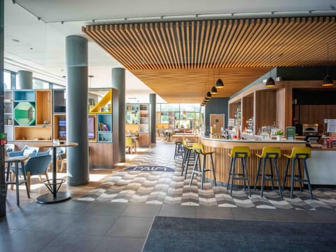 Restaurant/places to eat, Food and drinks, Food, Drinks