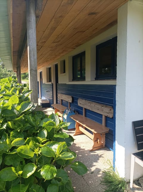Tente 3 chambres, petit camping familial près des plages Luxury tent in Plestin-les-Grèves