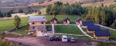 Property building, Restaurant/places to eat