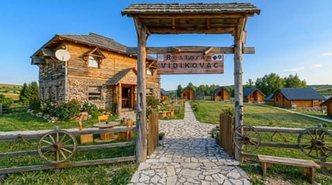 Property building, Restaurant/places to eat, Garden view, Breakfast, Inner courtyard view